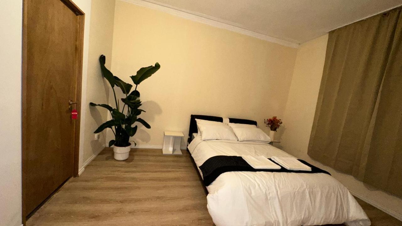 North London A Spacious 7 Bedroom House Accommodating Up To 18 People Complete With Own Gym And Table Tennis Exterior foto