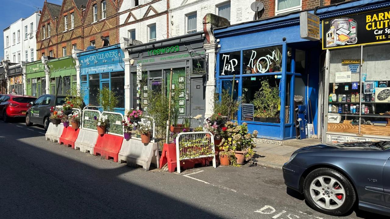 North London A Spacious 7 Bedroom House Accommodating Up To 18 People Complete With Own Gym And Table Tennis Exterior foto