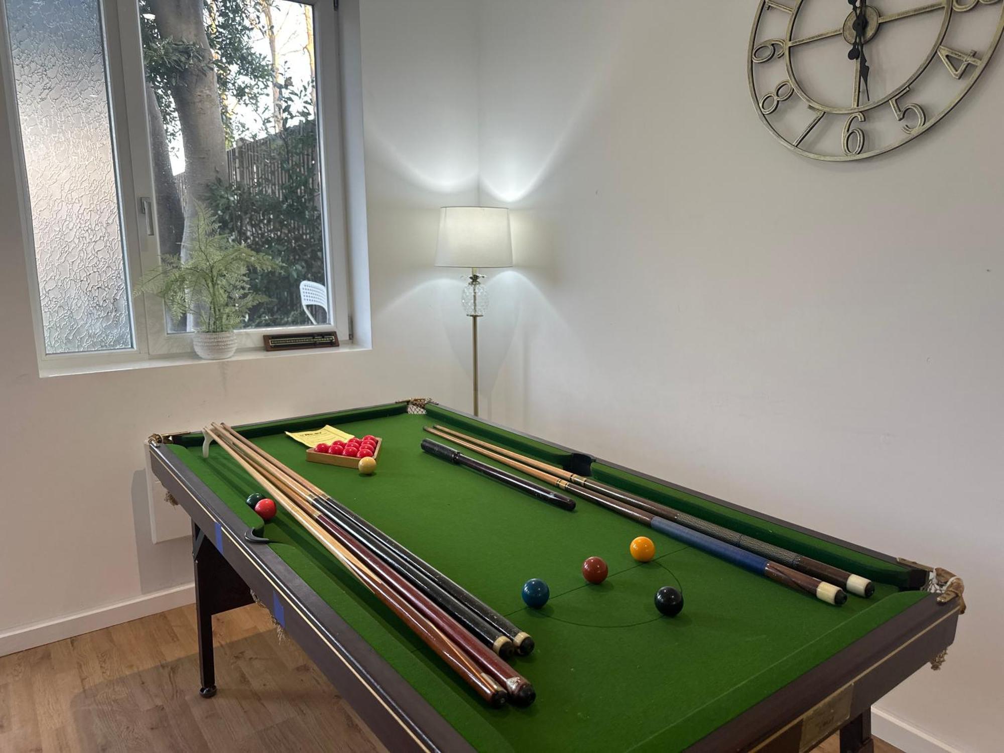 North London A Spacious 7 Bedroom House Accommodating Up To 18 People Complete With Own Gym And Table Tennis Exterior foto